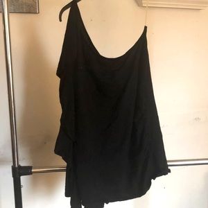 Plus Size 26/28, Black One Shoulder Ruffle Top!